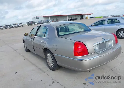 2003 Lincoln Town Car Executive from USA, damaged, VIN 1LNHM81W13Y687256